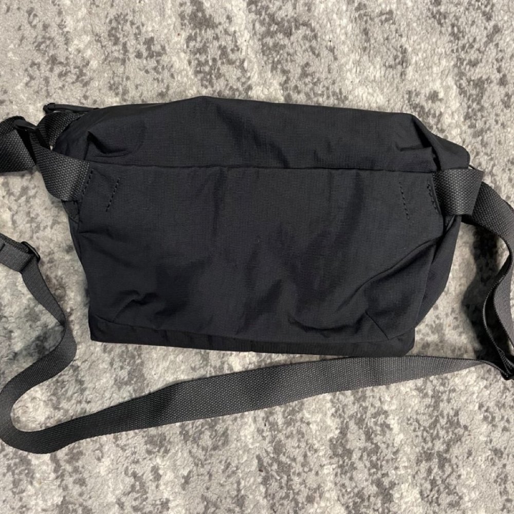 Bellroy Venture Sling 9L CUSTOM Blacked Out w/ GORUCK zipper pulls EXCELLENT+